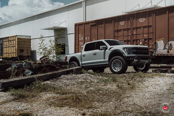 Фото дисков Vossen VFX-04 Глянцевый лак на Ford F-150 XIV