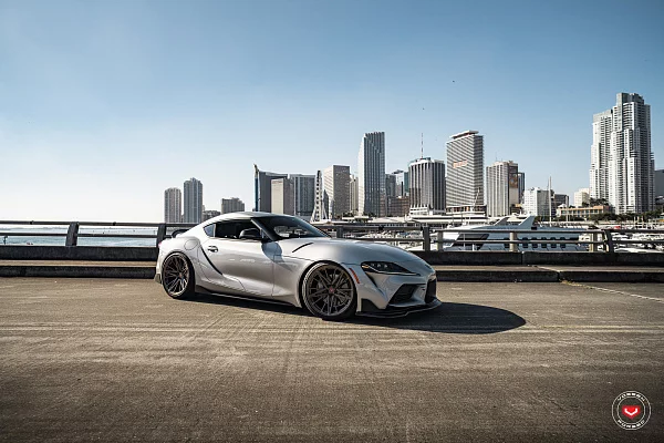 Фото дисков Vossen M-X6 Сатиновая бронза на Toyota Supra A90