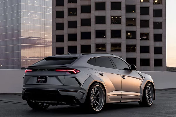 Фото дисков HRE S204H Глянцевый лак на Lamborghini Urus