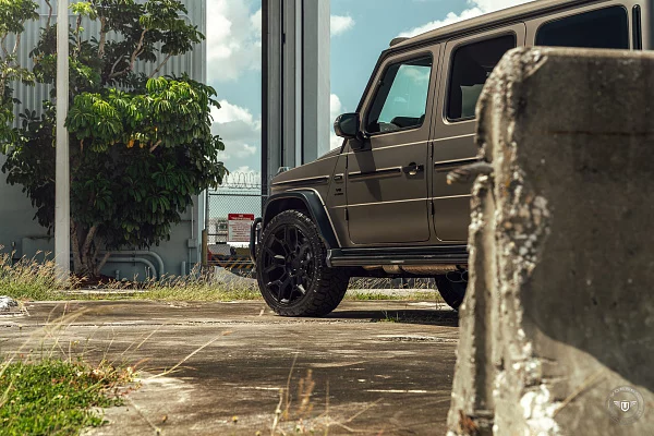 Фото дисков Vossen UV-4 Черный сатин на Mercedes-Benz G-Class III