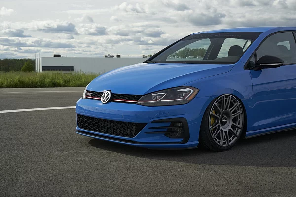 Фото дисков Rotiform OZR Матовый графит на Volkswagen Golf VII