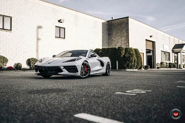 Фото дисков Vossen EVO-2 Глянцевый темный лак на Chevrolet Corvette C8