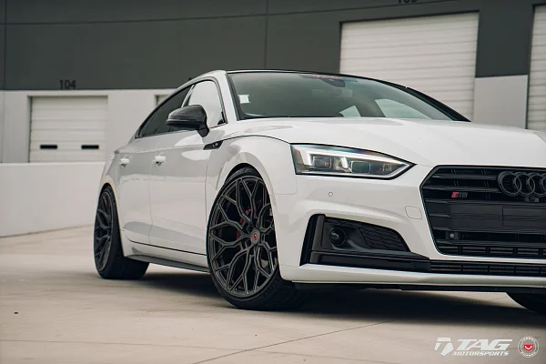 Фото дисков Vossen S17-01 Глянцевый темный лак на Audi A/S/RS 5 (F5)