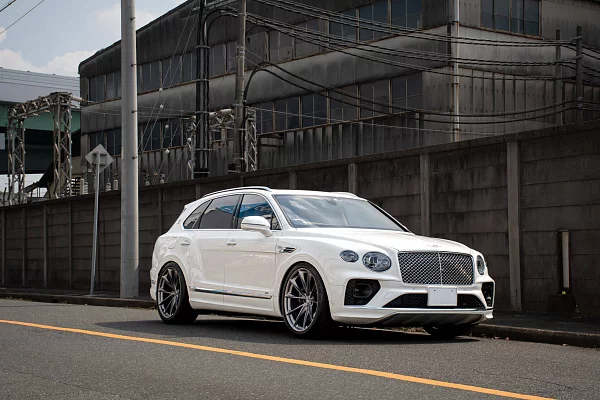 Фото дисков HRE P204 Сатиновый тонированный лак на Bentley Bentayga