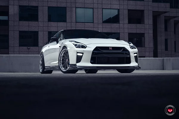 Фото дисков Vossen VPS-5 (3-Piece) Глянцевый темный лак на Nissan GT-R