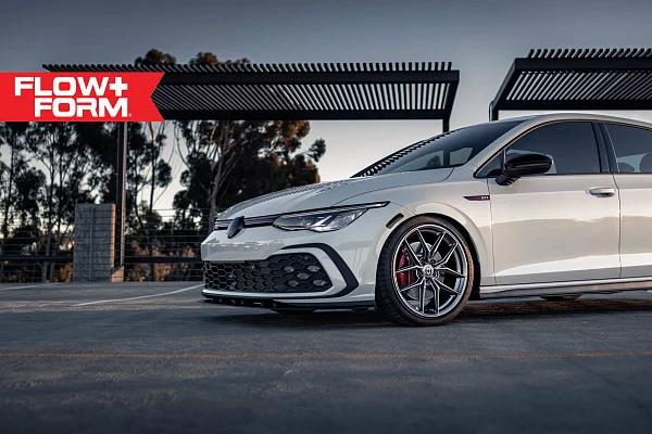 Фото дисков HRE FF21 Серебро на Volkswagen Golf VIII
