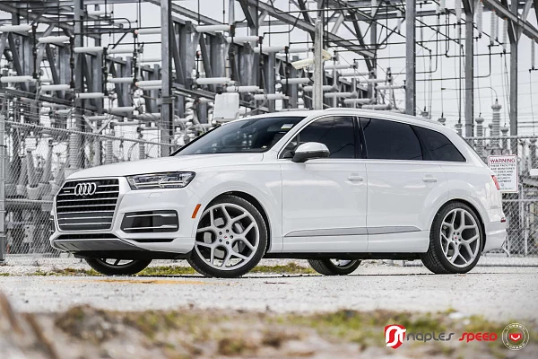 Фото дисков Vossen CG-205 Серебро на Audi Q7 (4M)