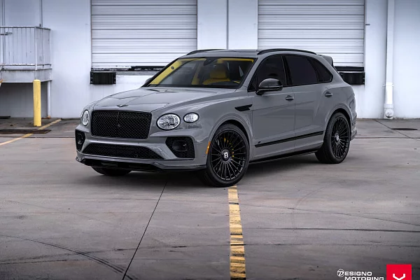 Фото дисков Vossen HF-8 Черный глянец на Bentley Bentayga