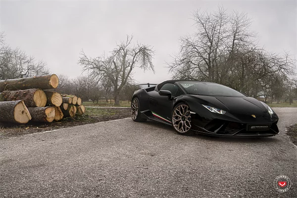 Фото дисков Vossen S17-01 Глянцевое темное золото на Lamborghini Huracan