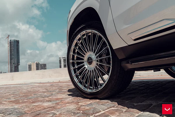 Фото дисков Vossen HF-8 Глянцевый лак на Cadillac Escalade V