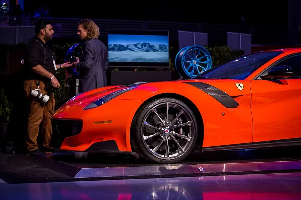Фото дисков HRE P204 Глянцевый темный лак на Ferrari F12