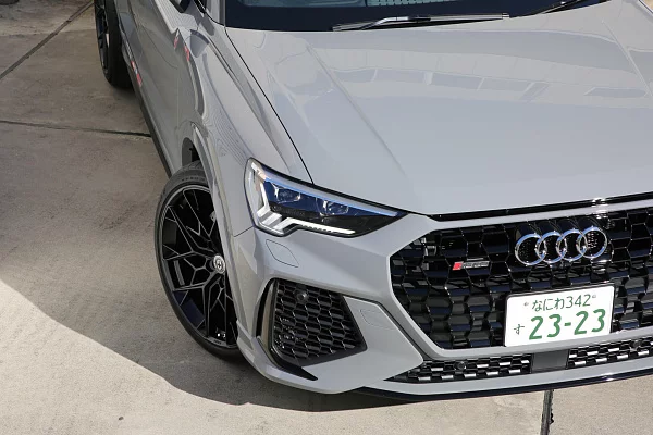 Фото дисков HRE FF10 Черный сатин на Audi Q3 (8U)