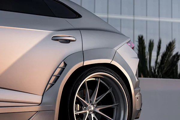 Фото дисков HRE S204H Глянцевый лак на Lamborghini Urus