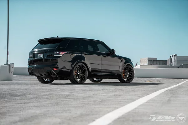 Фото дисков Vossen UV-1 Черный глянец на Range Rover Sport II