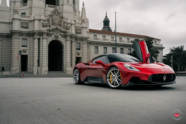 Фото дисков Vossen EVO-2 Полированный лак на Maserati MC20
