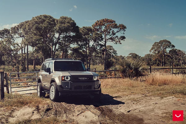 Фото дисков Vossen HFX-1 (6-Lug) Серебро на Toyota Land Cruiser Prado 250