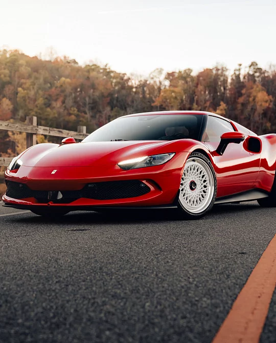 Фото дисков GEN-05 (3-piece) Белый глянец на Ferrari 296