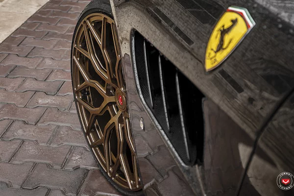 Фото дисков Vossen S17-01 Сатиновая бронза на Ferrari GTC4Lusso