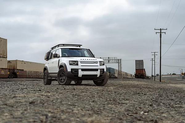 Фото дисков Black Rhino ALSTON Черный сатин на Land Rover Defender II