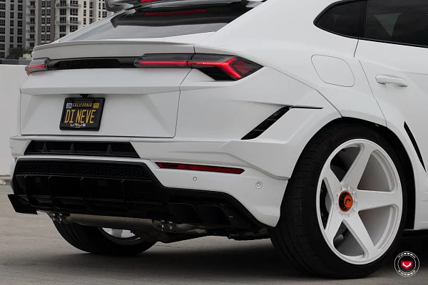 Фото дисков Vossen GEN-01 Белый глянец на Lamborghini Urus