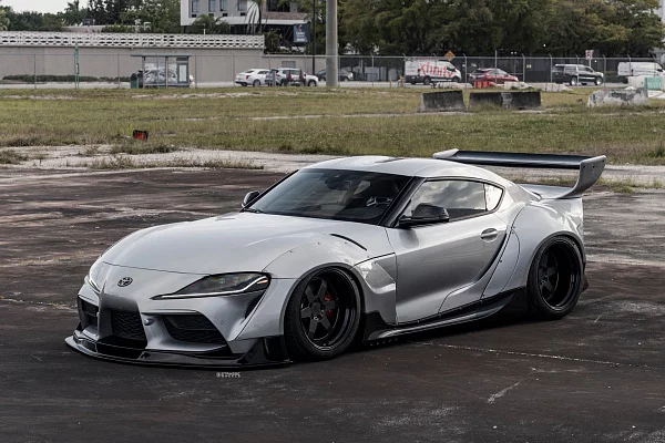 Фото дисков Strasse Wheels S6 Competition Черный сатин на Toyota Supra A90