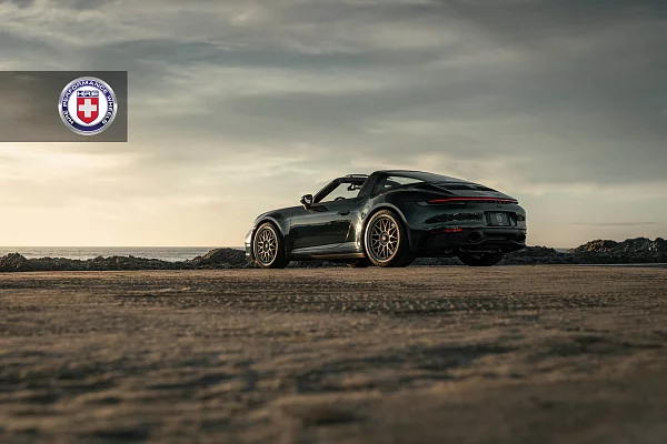 Фото дисков HRE 300 GTS Сатиновая шампань на Porsche 911 VIII