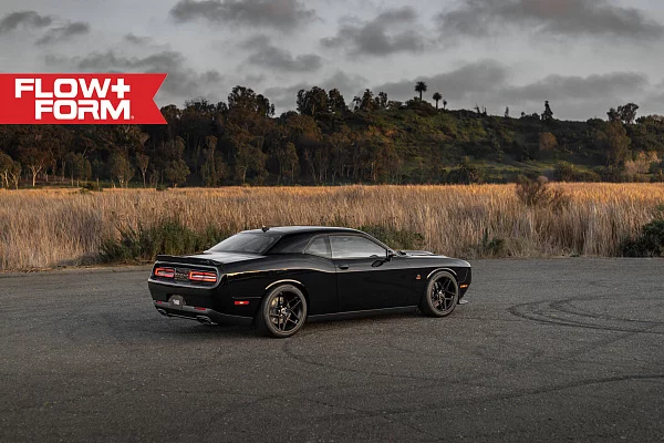 Фото дисков HRE FF11 Черный сатин на Dodge Challenger III