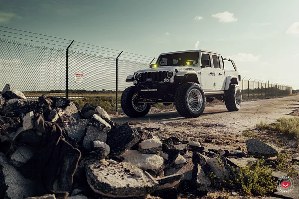 Фото дисков Vossen LCX-01 Глянцевый лак на Jeep Gladiator II (JT)