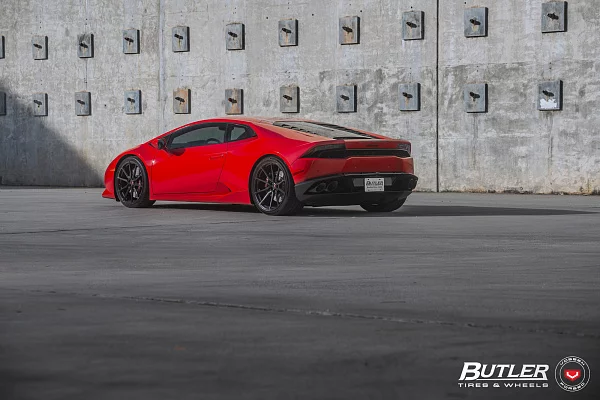 Фото дисков Vossen M-X2 Черный глянец на Lamborghini Huracan