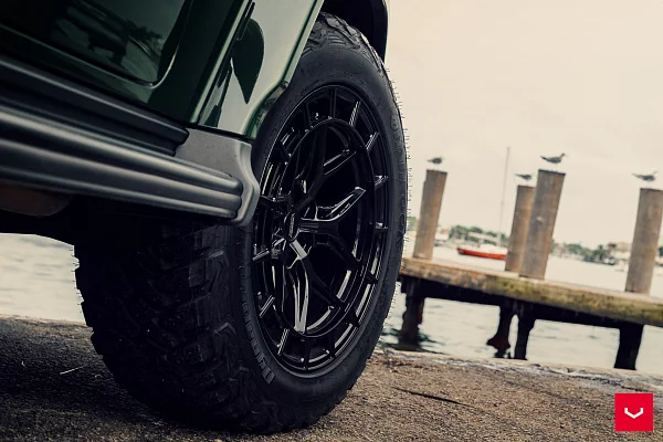 Фото дисков Vossen HFX-1 (5-Lug) Черный глянец на Mercedes-Benz G-Class III