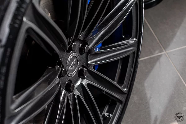 Фото дисков Vossen UV-2 Матовый графит на Range Rover Sport II