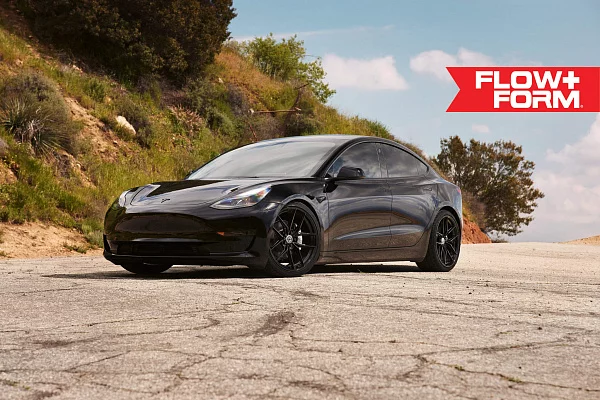 Фото дисков HRE FF21 Черный глянец на Tesla Model 3