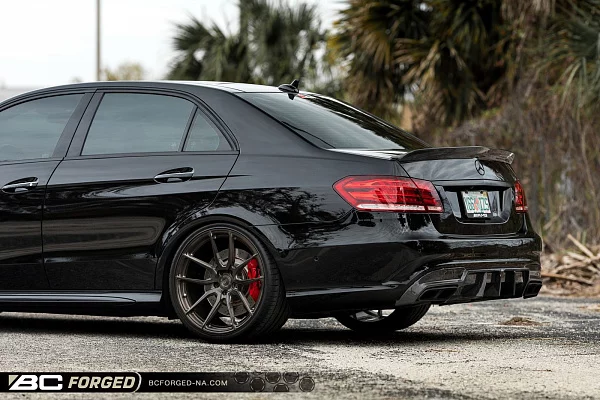 Фото дисков BC Forged EH172 Глянцевый темный лак на Mercedes-Benz E-Class (W212, S212, C207)