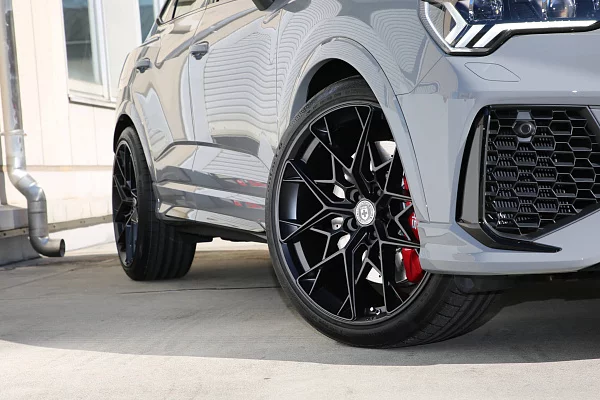 Фото дисков HRE FF10 Черный сатин на Audi Q3 (8U)