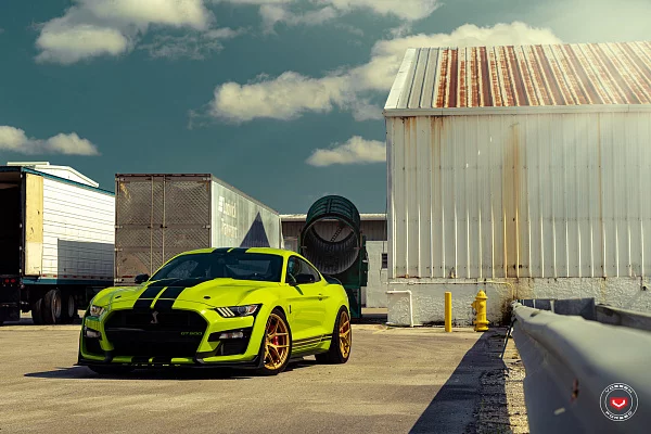 Фото дисков Vossen S21-01 Сатиновое золото на Ford Mustang VI