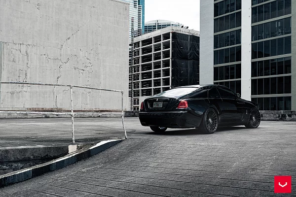 Фото дисков Vossen HF-8 Черный глянец на Rolls-Royce Wraith