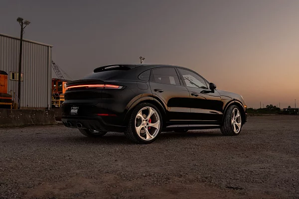 Фото дисков HRE 522M Глянцевый лак на Porsche Cayenne III