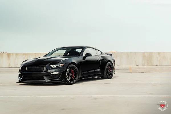 Фото дисков Vossen M-X2 Черный сатин на Ford Mustang VI