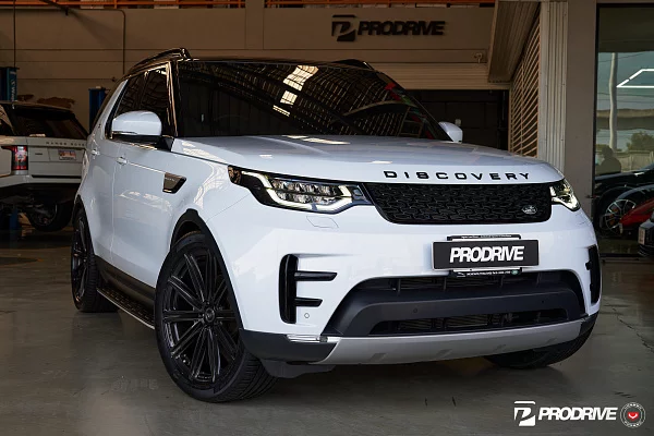 Фото дисков Vossen UV-2 Глянцевый темный лак на Land Rover Discovery V