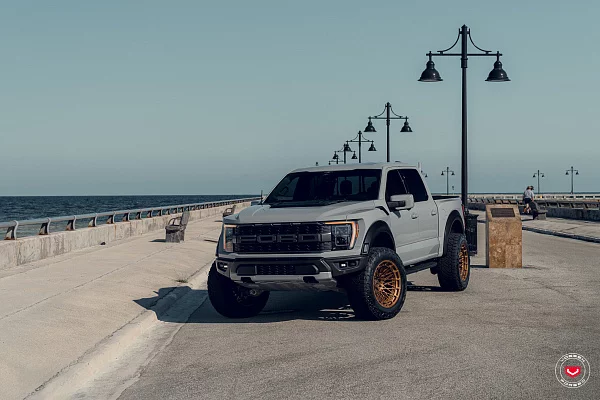 Фото дисков Vossen LCX-03 Сатиновая медь на GMC Sierra IV