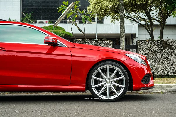 Фото дисков Vossen VFS-10 Серебро на Mercedes-Benz E-Class (W212, S212, C207)
