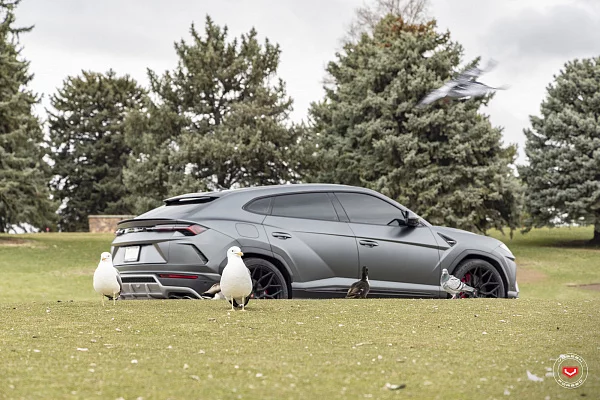 Фото дисков Vossen S17-01 Черный сатин на Lamborghini Urus