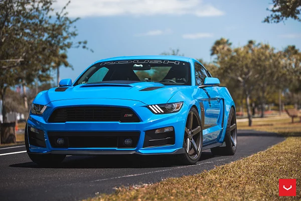 Фото дисков Vossen CV3 Глянцевый графит на Ford Mustang VI