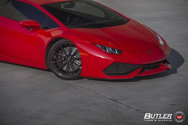 Фото дисков Vossen M-X2 Черный глянец на Lamborghini Huracan