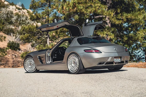 Фото дисков HRE 515 GTM Глянцевый лак на Mercedes-Benz SLS AMG