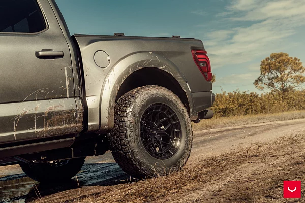 Фото дисков Vossen HFX-1 (6-Lug) Черный глянец на Ford F-150 XIV