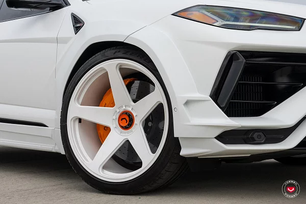 Фото дисков Vossen GEN-01 Белый глянец на Lamborghini Urus
