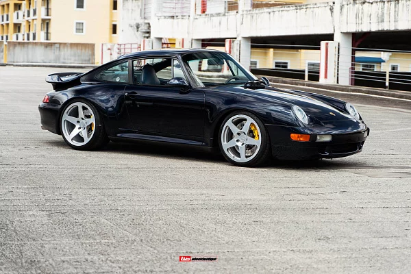 Фото дисков HRE 305M Сатиновый лак на Porsche 911 IV