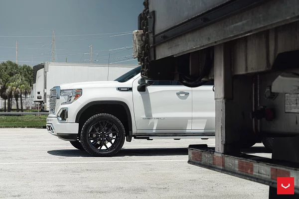 Фото дисков Vossen HF6-4 Черный глянец на GMC Sierra IV