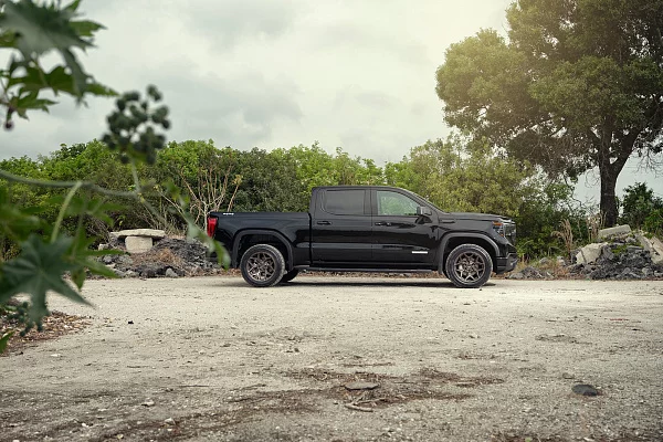 Фото дисков 4PLAY 4P06 Сатиновая бронза на GMC Sierra IV